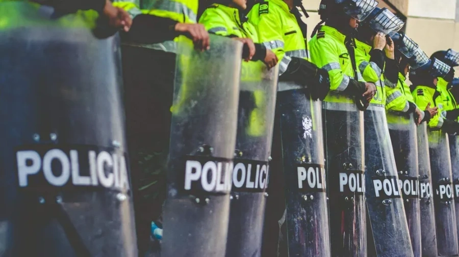 poli (1)